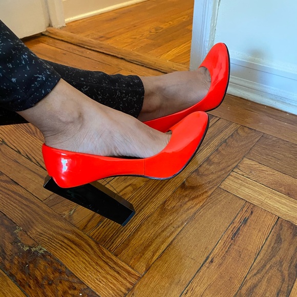 Shoes - Picture 2 of 9